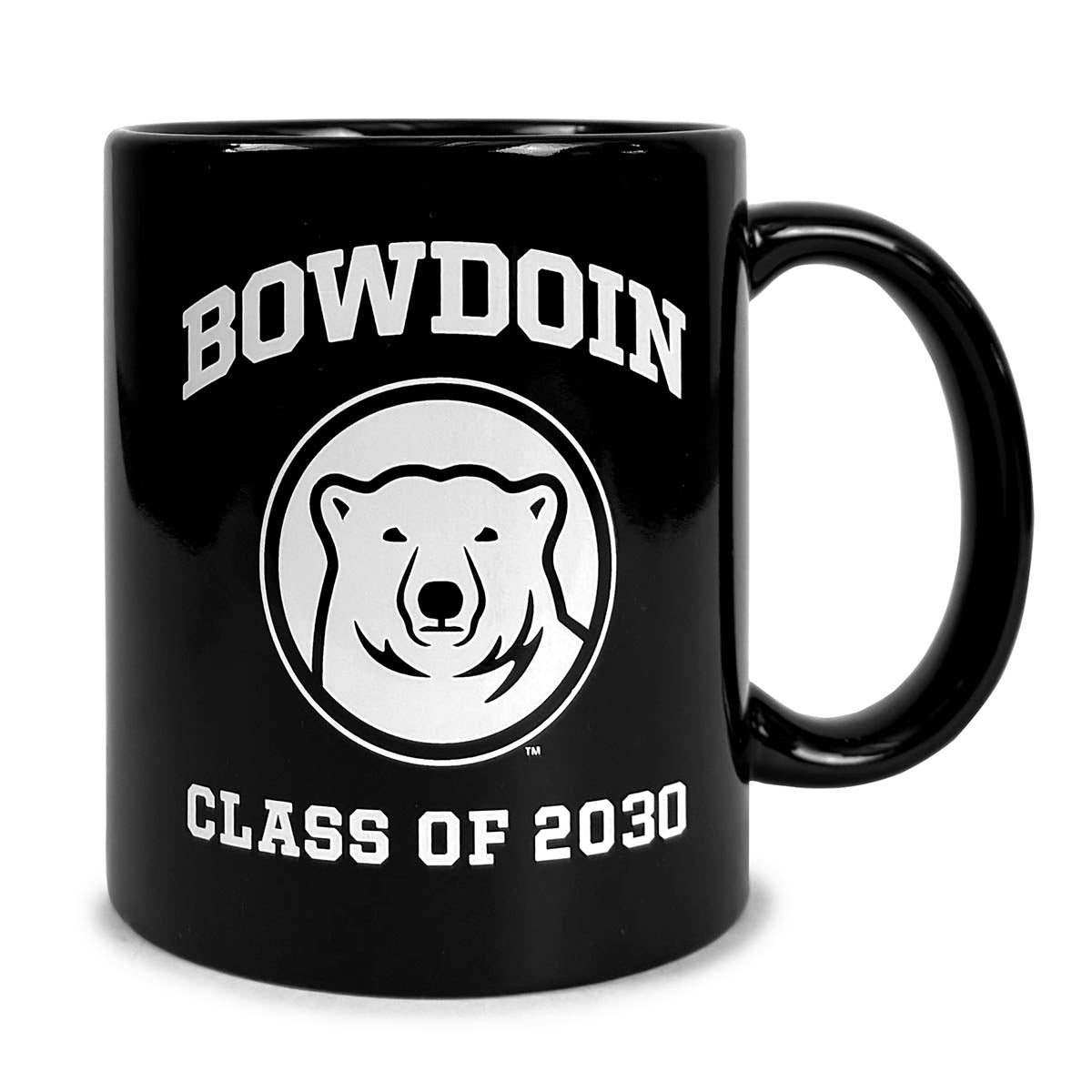 Black mug with Bowdoin Class of 2030 design featuring a bear emblem on a white background